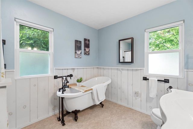 828 W JENNINGS STREET, New London, WI 54961