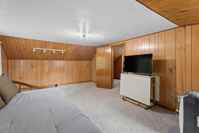 828 W JENNINGS STREET, New London, WI 54961
