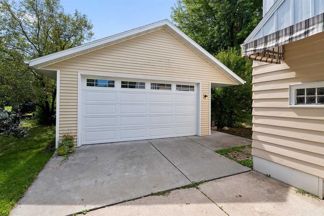 828 W JENNINGS STREET, New London, WI 54961
