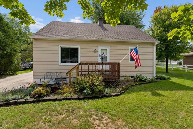 828 W JENNINGS STREET, New London, WI 54961