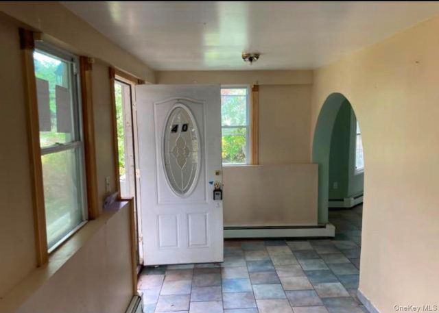 40 East Avenue, Freeport, NY 11520