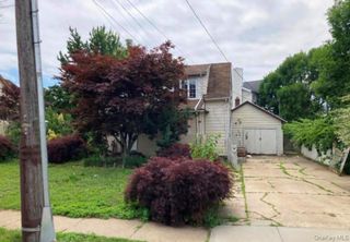 40 East Avenue, Freeport, NY 11520