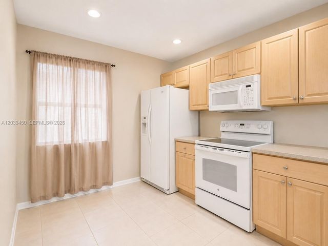 532 NW 208th Terrace, Pembroke Pines, FL 33029