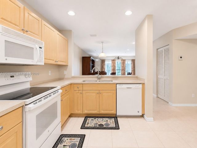532 NW 208th Terrace, Pembroke Pines, FL 33029
