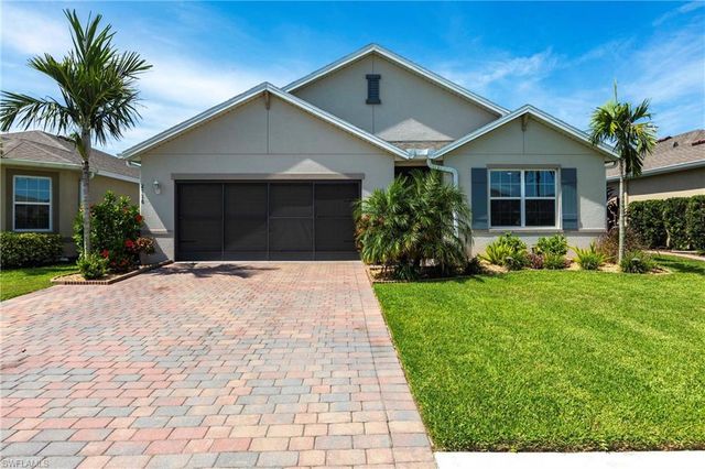 2716 Merida LN, Cape Coral, FL 33909