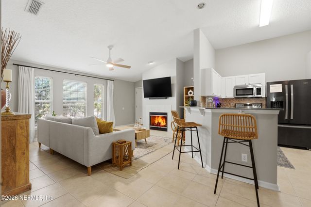 27 JARDIN DE MER Place 27, Jacksonville Beach, FL 32250