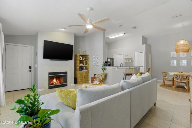27 JARDIN DE MER Place 27, Jacksonville Beach, FL 32250