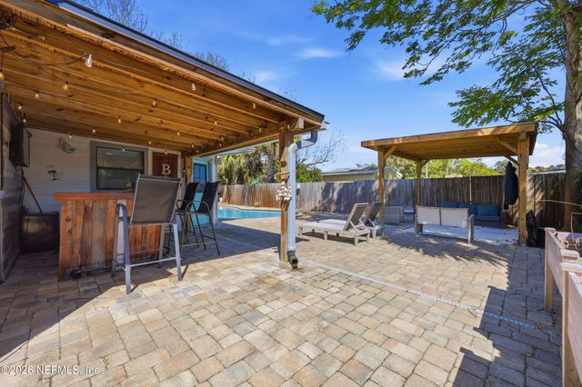 1611 6TH Avenue N, Jacksonville Beach, FL 32250