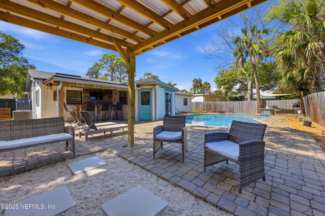 1611 6TH Avenue N, Jacksonville Beach, FL 32250