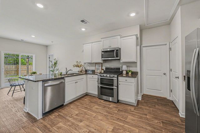 198 Greenwich Drive, Summerville, SC 29486