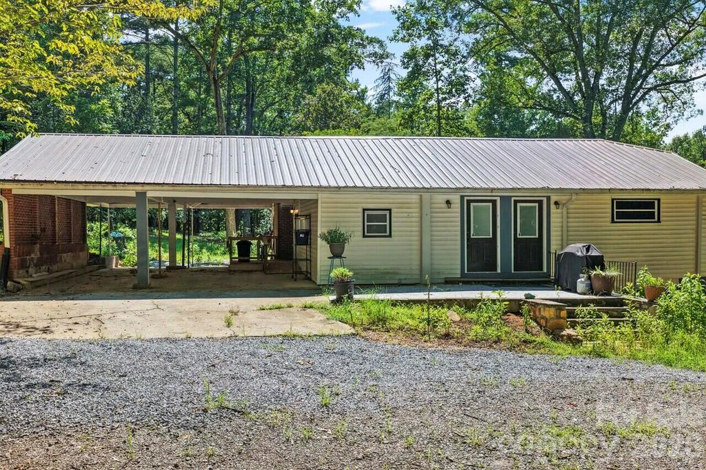 548 Cherry Mountain Street, Forest City, NC 28043