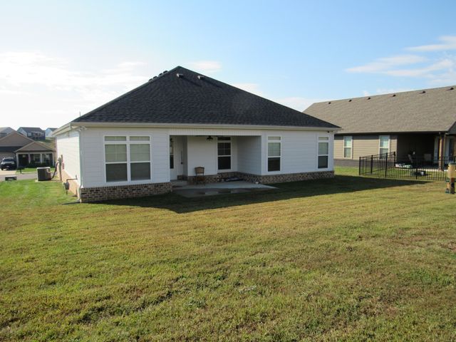 321 Frontier Dr, Clarksville, TN 37043