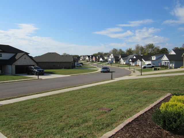 321 Frontier Dr, Clarksville, TN 37043