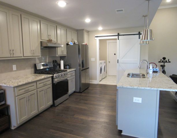 321 Frontier Dr, Clarksville, TN 37043