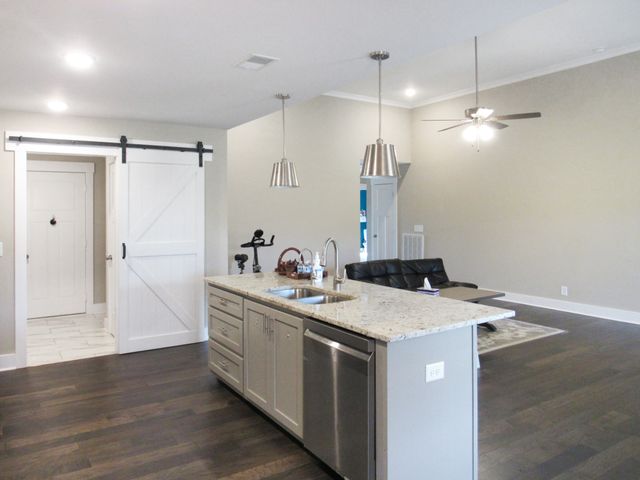 321 Frontier Dr, Clarksville, TN 37043