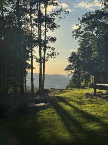 303 N Lake Dr, Altamont, TN 37301