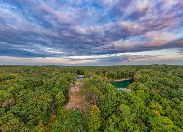 303 N Lake Dr, Altamont, TN 37301