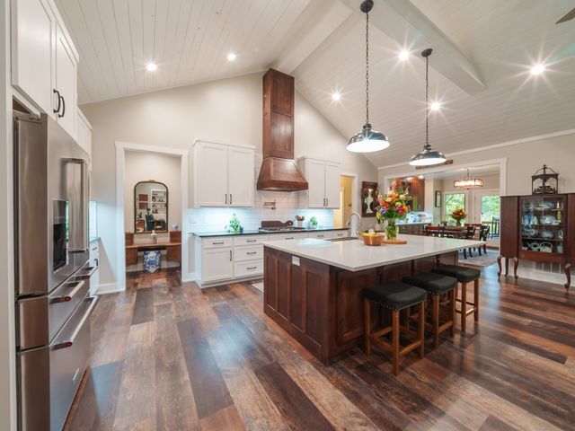 303 N Lake Dr, Altamont, TN 37301