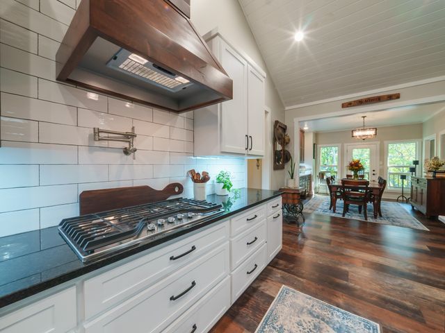 303 N Lake Dr, Altamont, TN 37301