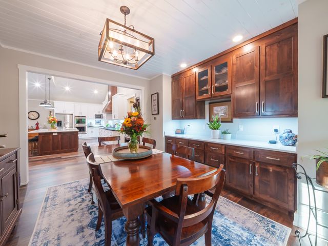 303 N Lake Dr, Altamont, TN 37301