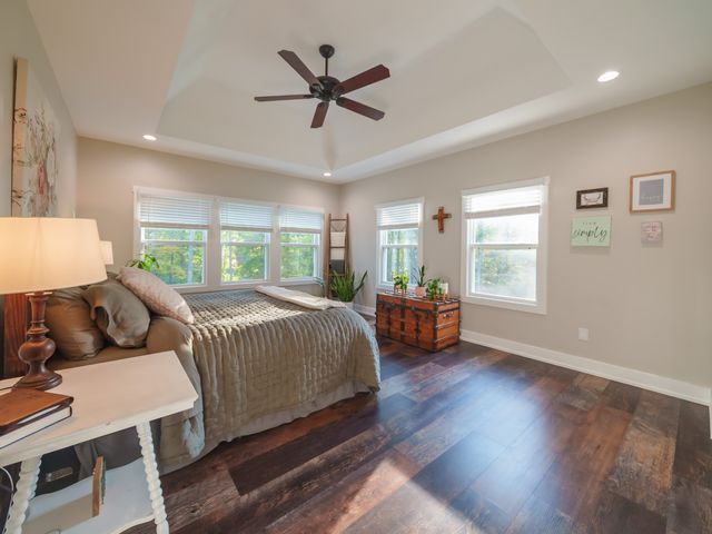 303 N Lake Dr, Altamont, TN 37301