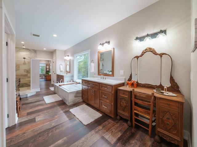 303 N Lake Dr, Altamont, TN 37301