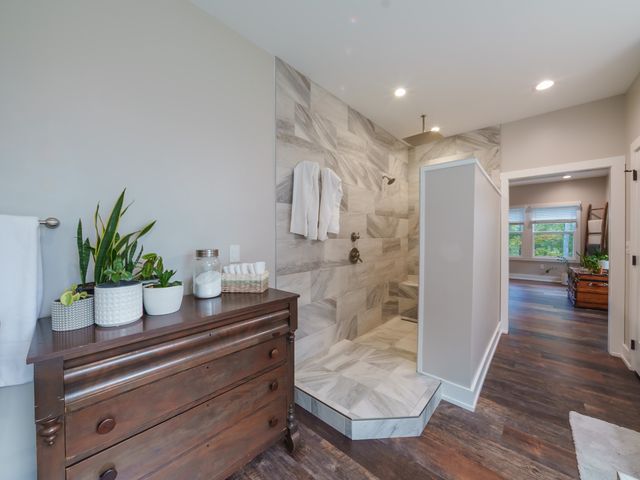 303 N Lake Dr, Altamont, TN 37301