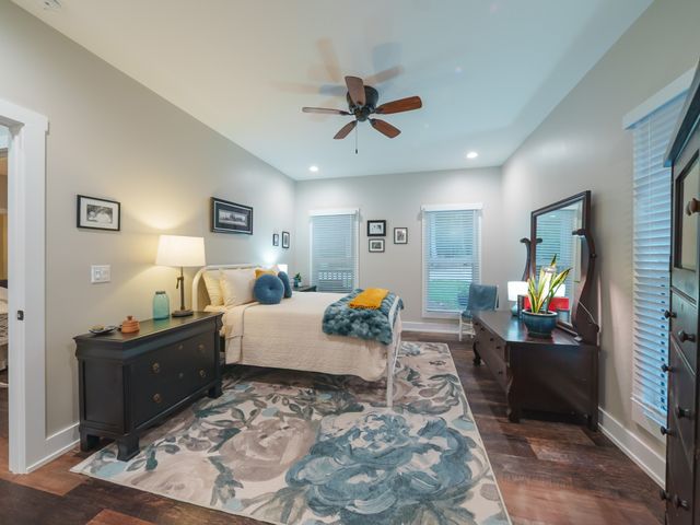 303 N Lake Dr, Altamont, TN 37301
