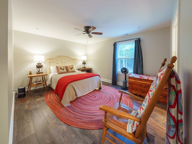 303 N Lake Dr, Altamont, TN 37301