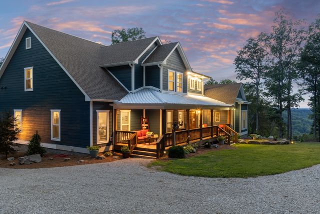 303 N Lake Dr, Altamont, TN 37301