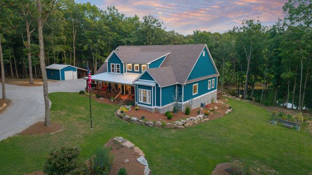 303 N Lake Dr, Altamont, TN 37301