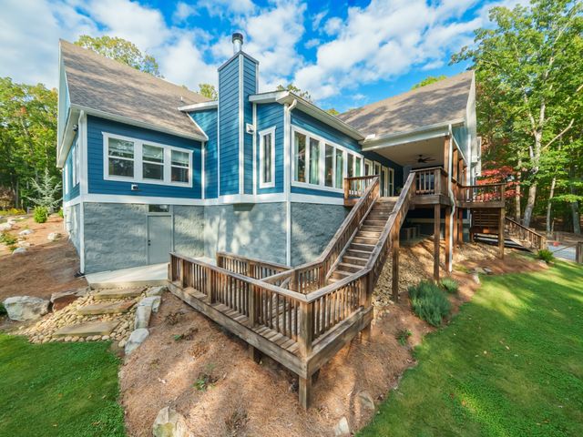 303 N Lake Dr, Altamont, TN 37301