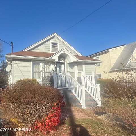 44 Drummond Avenue, Red Bank, NJ 07701