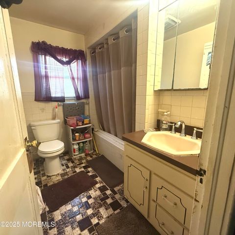 44 Drummond Avenue, Red Bank, NJ 07701