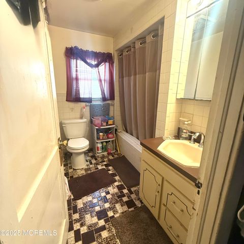 44 Drummond Avenue, Red Bank, NJ 07701