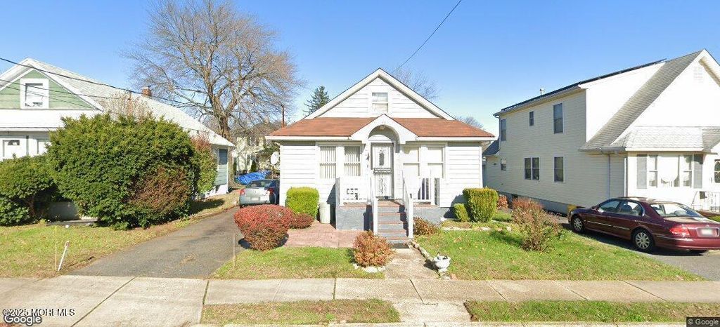 44 Drummond Avenue, Red Bank, NJ 07701