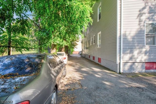 259 Hobson St, Newark City, NJ 07112