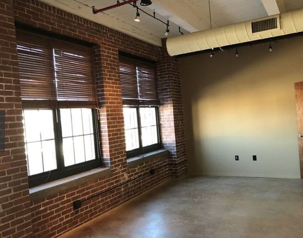 406 Lincoln 206, Marlborough, MA 01752