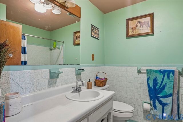 14219 Spruce Ave, Chester, VA 23836