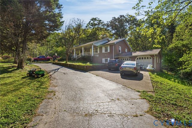 14219 Spruce Ave, Chester, VA 23836