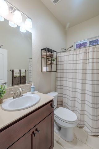 317 Brightside Ct, Roseville, CA 95661