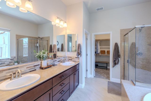 317 Brightside Ct, Roseville, CA 95661