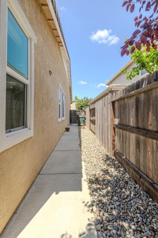 317 Brightside Ct, Roseville, CA 95661