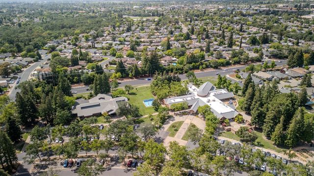 317 Brightside Ct, Roseville, CA 95661