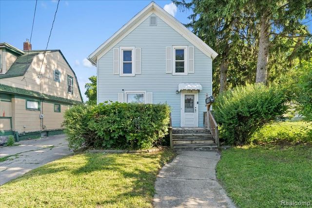 726 W Willow Street, Lansing, MI 48906