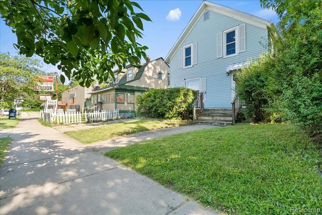 726 W Willow Street, Lansing, MI 48906