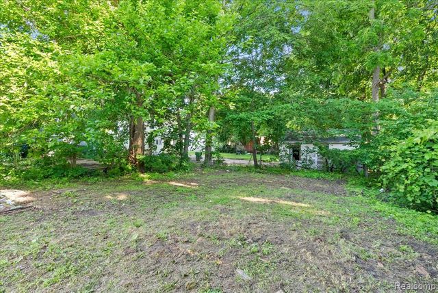 726 W Willow Street, Lansing, MI 48906