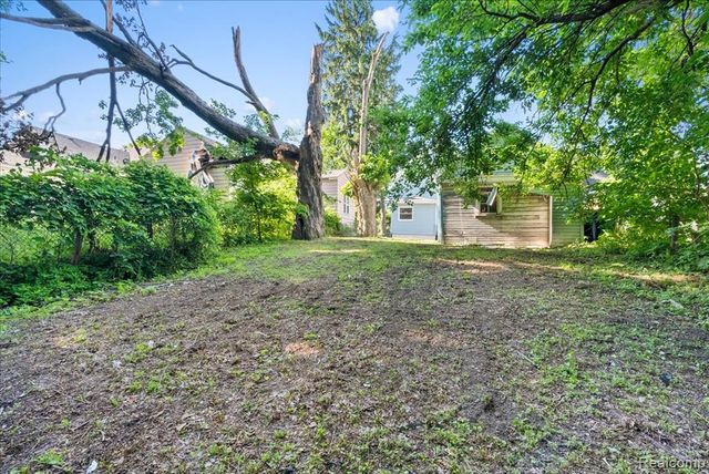 726 W Willow Street, Lansing, MI 48906