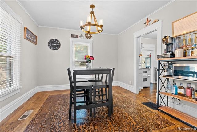 726 W Willow Street, Lansing, MI 48906