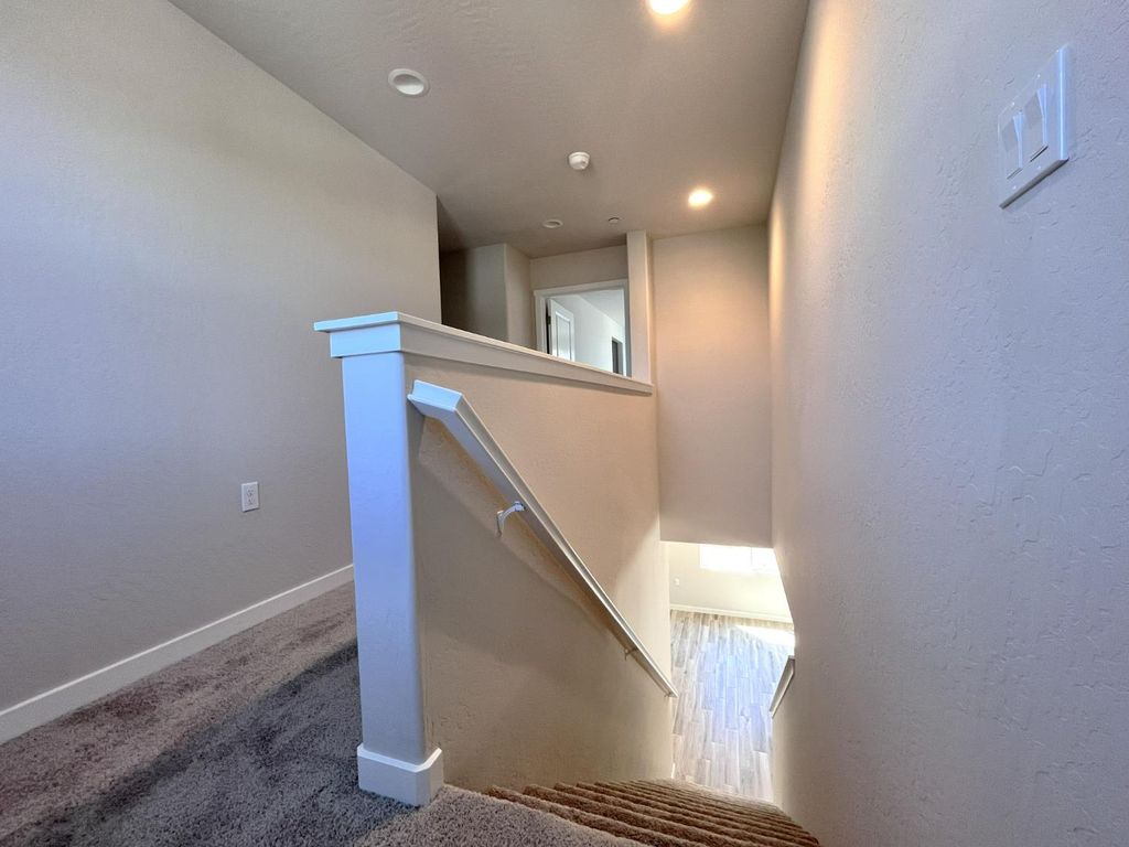 Image 15 of property listing at 2909 E Veleta Drive, Fresno, CA 93730